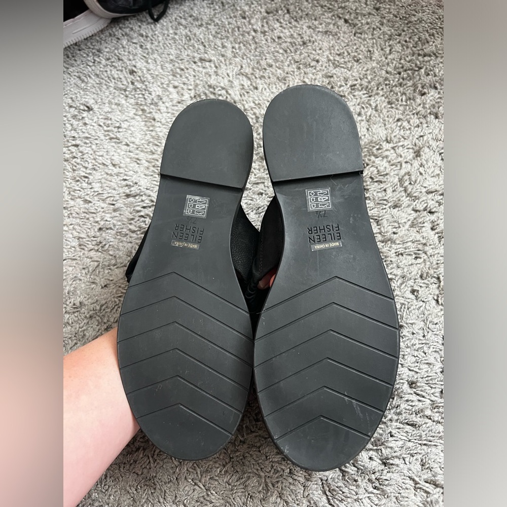 Eileen Fisher Women's Ruched Cross Over Sandals Flats Size 7.5 Black Suede - Picture 4 of 4